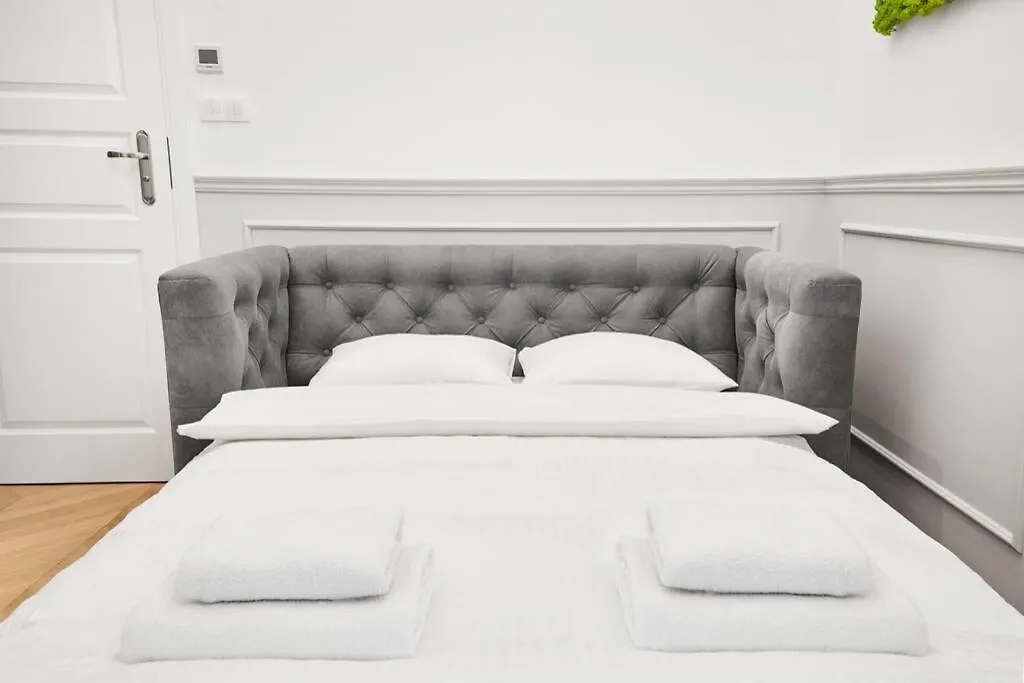 Househost Apartment I: Studencka Street Krakow Poland
